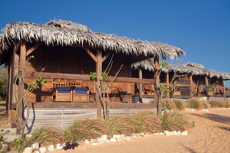 Les Paillottes De Babaomby Hotel Antsiranana Bagian luar foto