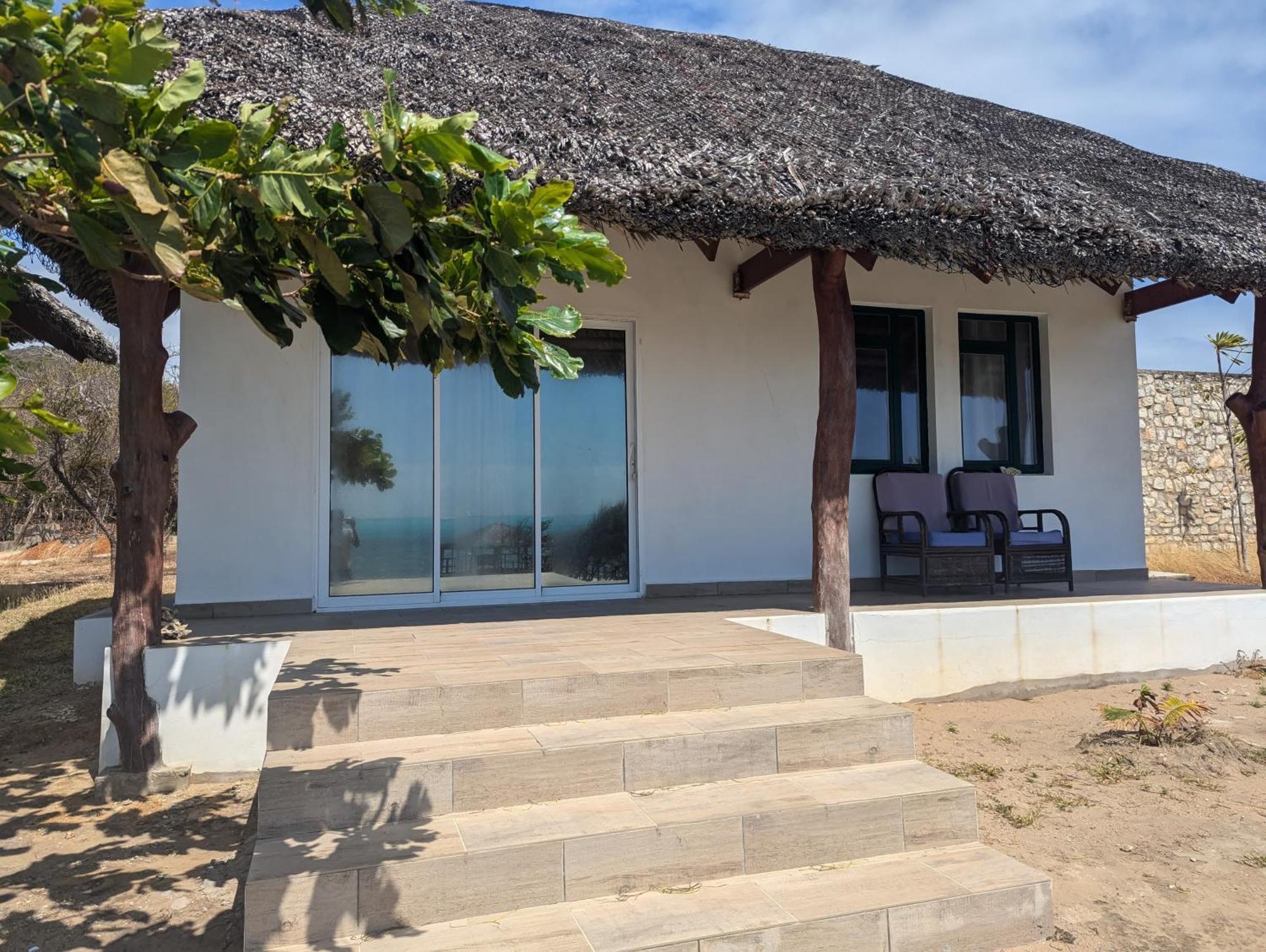 Les Paillottes De Babaomby Hotel Antsiranana Bagian luar foto